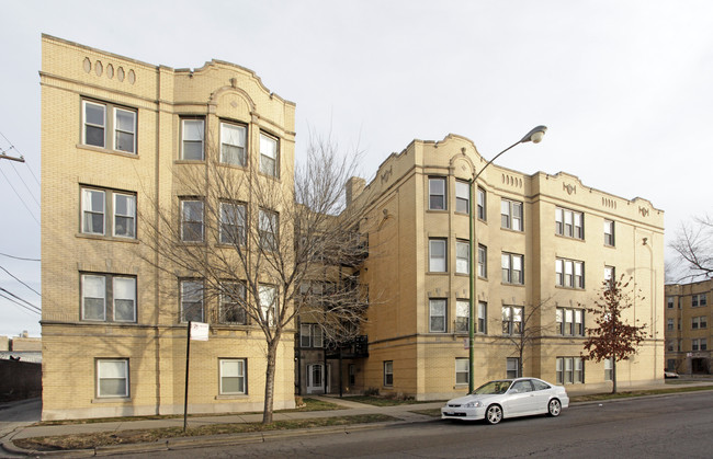 6200-6204 N Claremont Ave in Chicago, IL - Building Photo - Building Photo