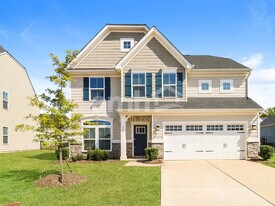 561 Larragan Dr in Denver, NC - Building Photo