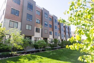 609 Lakeview Ct in King of Prussia, PA - Building Photo - Building Photo