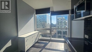 199 Slater St. in Ottawa, ON - Building Photo - Building Photo