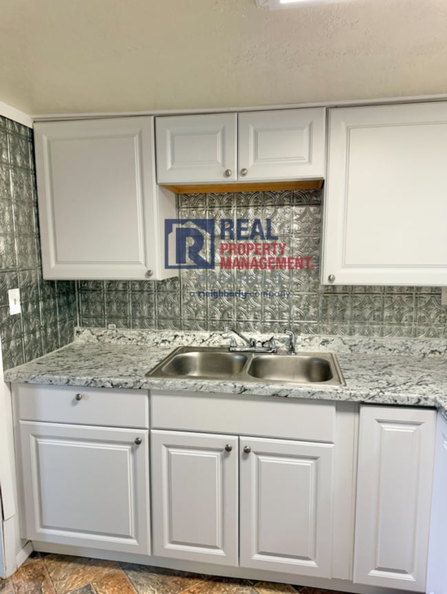 1921 Monte Vista Dr in Pocatello, ID - Building Photo - Building Photo