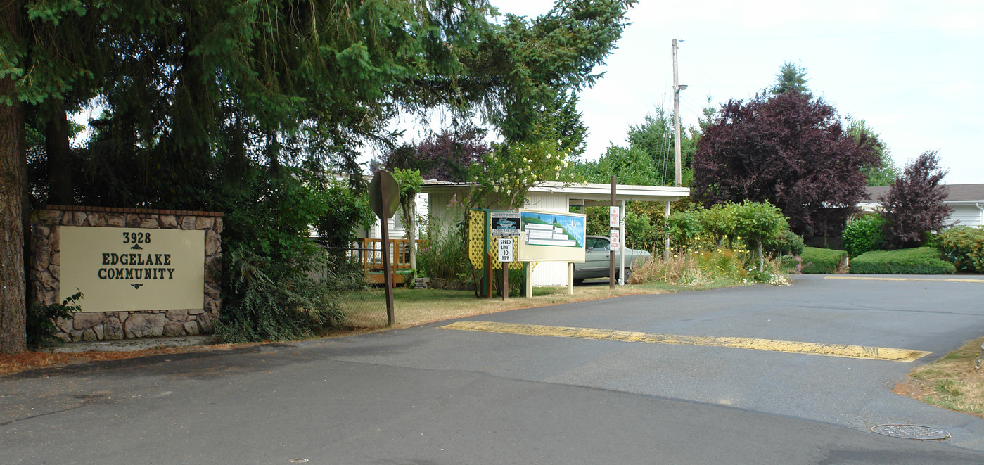 Edgelake Mobile Home Park in Lacey, WA - Building Photo