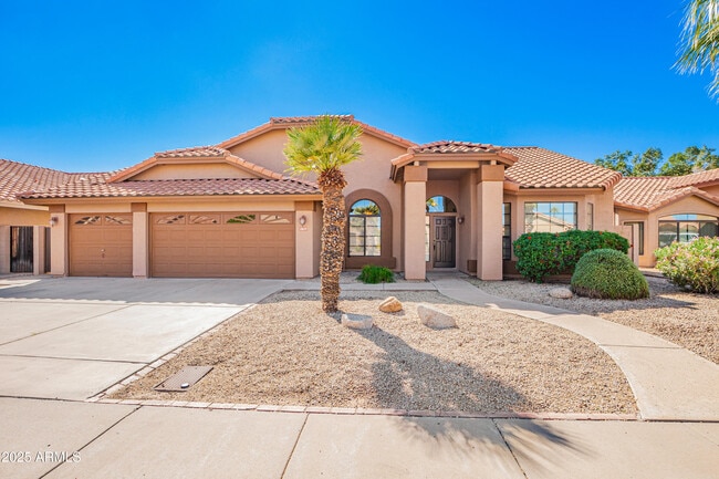 property at 1517 W Islandia Dr