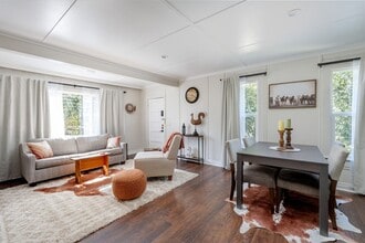 273 W Carmel Valley Rd in Carmel Valley, CA - Foto de edificio - Building Photo