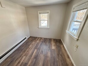 4 Riverview Ave in New Windsor, NY - Building Photo - Building Photo