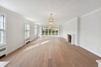 9 Sherwood Ave in Greenwich, CT - Building Photo - Building Photo