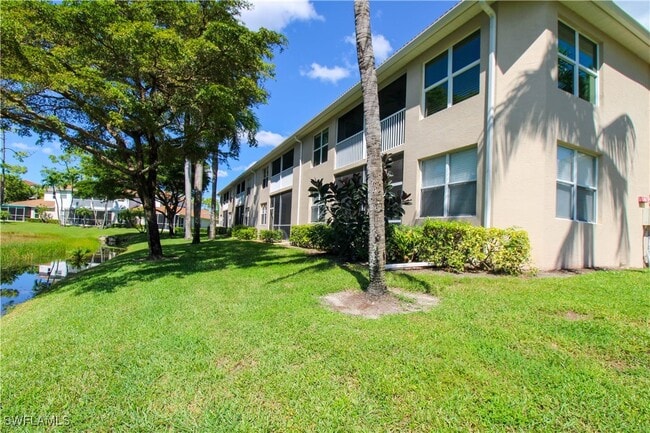354 Dover Pl in Naples, FL - Building Photo - Building Photo
