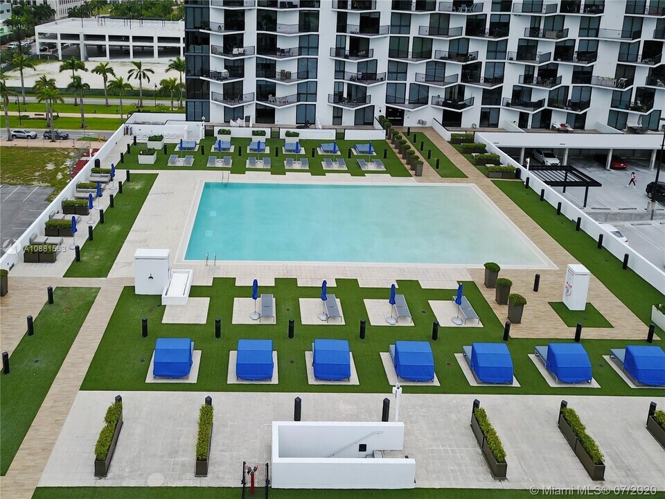 5300 Paseo Blvd, Unit 1209 in Doral, FL - Building Photo