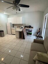 5501 SW 89th Ave, Unit 1/1 Spacious Efficient in Miami, FL - Building Photo - Building Photo