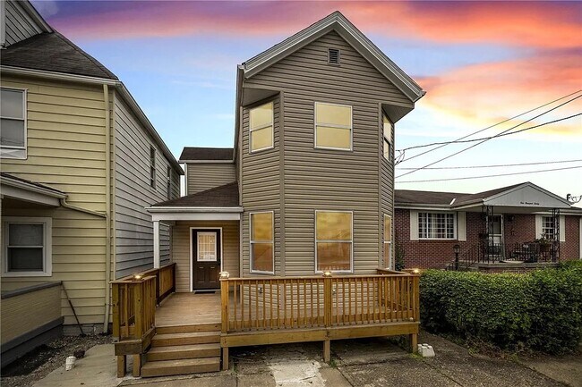 property at 1022 2nd Ave