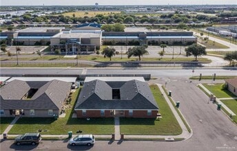 2100 N Paradise Dr in Pharr, TX - Building Photo - Building Photo