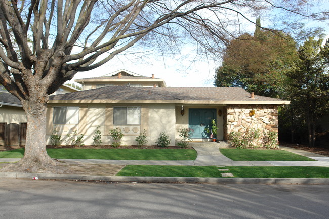 1330 Essex Way in San Jose, CA - Building Photo - Building Photo