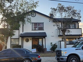 745 Newport Ave, Unit 1 in Long Beach, CA - Building Photo