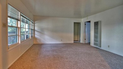 1421-1423 Yuba Ave in San Pablo, CA - Foto de edificio - Other
