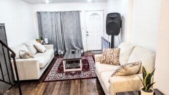 8 Van Nostrand Ave in Jersey City, NJ - Building Photo