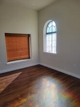 2581 Perkiomen Ave, Unit 1 in Reading, PA - Foto de edificio - Building Photo