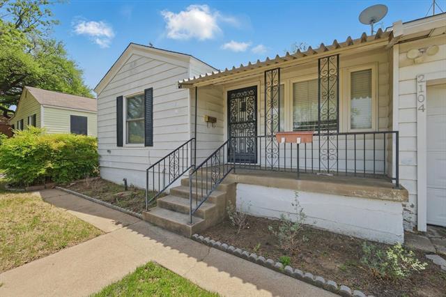 2104 W Lotus Ave in Fort Worth, TX - Building Photo - Building Photo