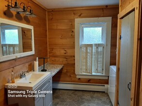 1 Summerhaven Rd in Manchester, ME - Building Photo - Building Photo