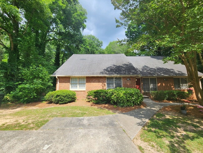 2101 Wexford Dr