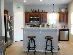 5074 W Claxton Circle in Fayetteville, AR - Foto de edificio - Building Photo