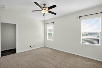 150 Woodpecker Run in Jarrell, TX - Building Photo - Building Photo