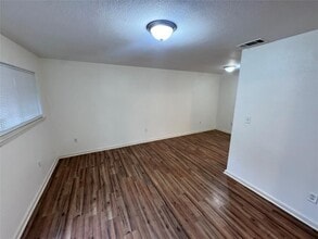 8207 Sam Rayburn Dr in Austin, TX - Building Photo - Building Photo