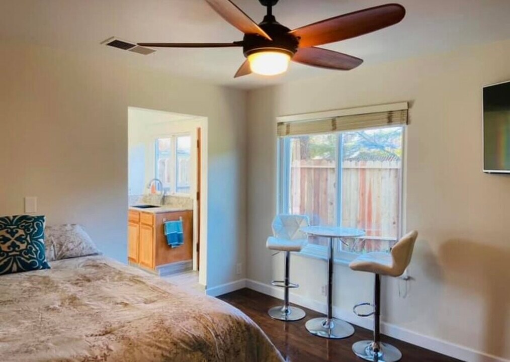 1139 Almond Vista Ct in Chico, CA - Foto de edificio