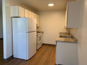 S815 - Star Apartments in Gresham, OR - Foto de edificio - Building Photo