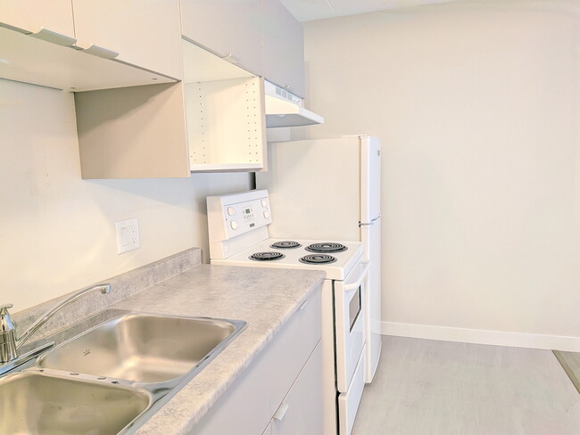 5662 Vedder Rd in Chilliwack, BC - Building Photo - Building Photo