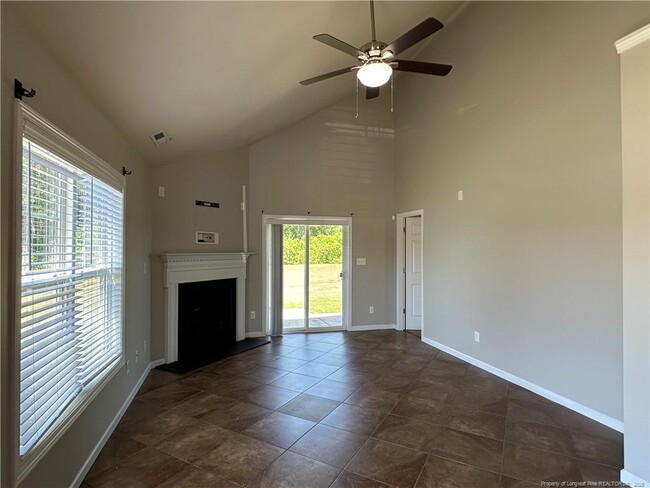 240 Collinwood Dr in Raeford, NC - Building Photo - Building Photo