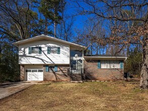 1408 5 Mile Rd in Birmingham, AL - Foto de edificio - Building Photo