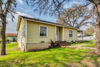 1119 N LBJ Dr in San Marcos, TX - Building Photo - Building Photo