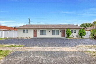 3548 NE 5th Dr in Boca Raton, FL - Building Photo - Building Photo