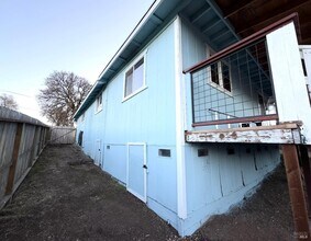 16060 39th Ave in Clearlake, CA - Building Photo - Building Photo