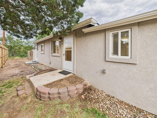 property at 404 S Race St