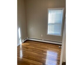 62 Pitman St-Unit -1R in Fall River, MA - Building Photo - Building Photo