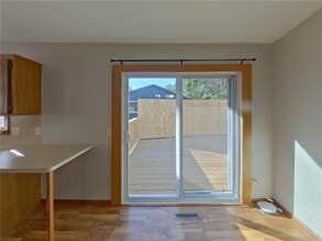 14030 Candlewood Ln NE in Prior Lake, MN - Foto de edificio - Building Photo