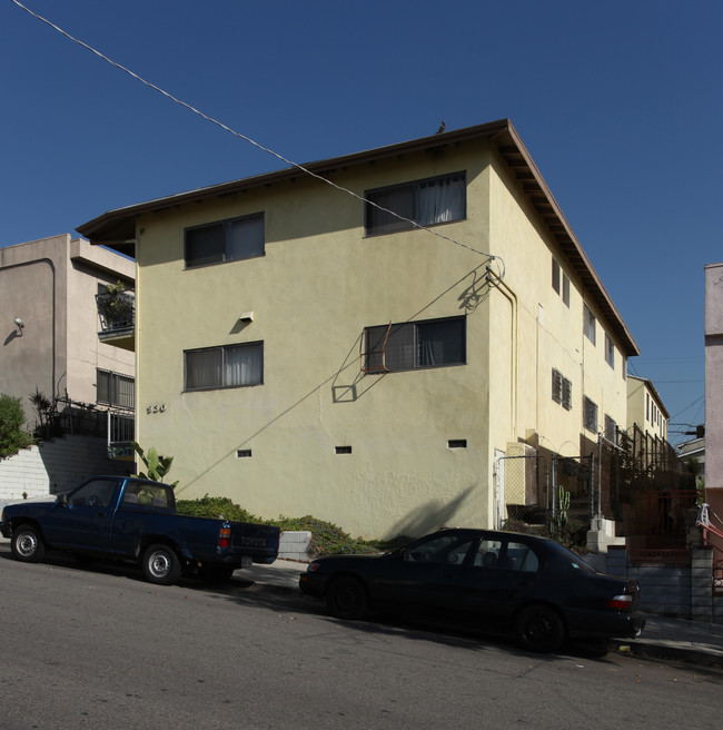 930 Everett St in Los Angeles, CA - Foto de edificio - Building Photo