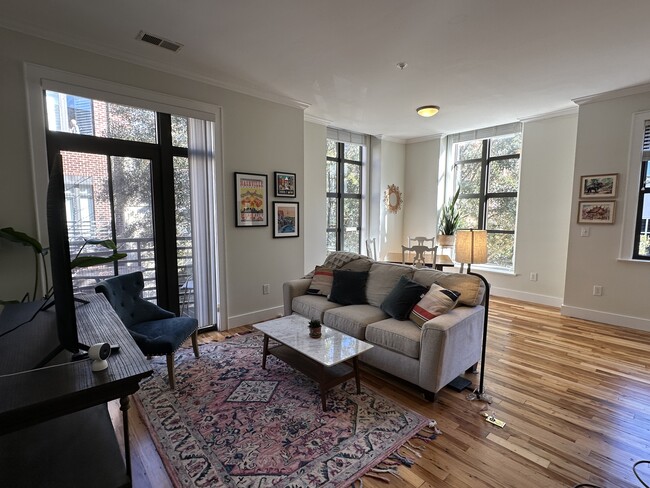 224 S Laurens St, Unit 310 in Greenville, SC - Foto de edificio - Building Photo