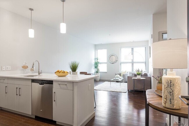 38 Marion St, Unit 611 in Brookline, MA - Building Photo - Building Photo