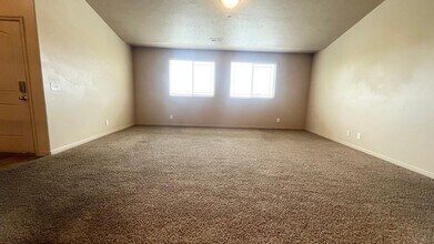 1019 Village River Ln in Midvale, UT - Building Photo - Building Photo