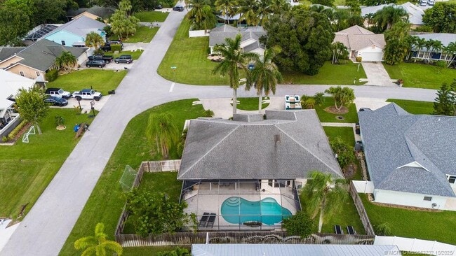 1998 NE San Carlos Calle in Jensen Beach, FL - Building Photo - Building Photo