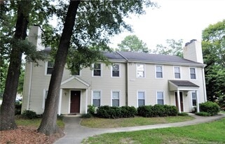 3901 Lexington Dr in Raleigh, NC - Building Photo