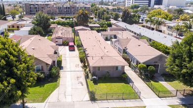 624-626 E Arbor Vitae St in Inglewood, CA - Building Photo - Building Photo