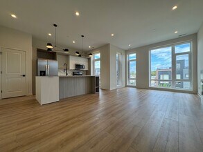 4177 W Belmont Ave in Chicago, IL - Foto de edificio - Building Photo