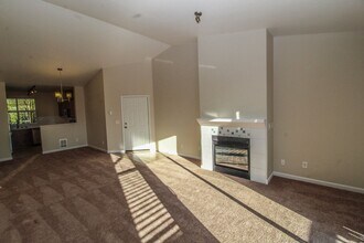 23420 SE Black Nugget Rd, Unit B302 in Issaquah, WA - Foto de edificio - Building Photo