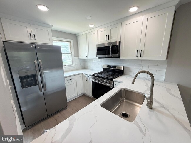 359 Whites Rd in Lansdale, PA - Building Photo - Building Photo