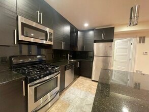 1616 Beacon St, Unit 3 in Brookline, MA - Building Photo - Building Photo