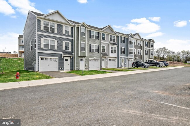 property at 2216 Hadley Blvd