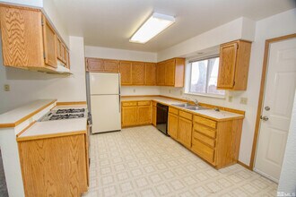 175 N Broadway St in Fallon, NV - Building Photo - Building Photo
